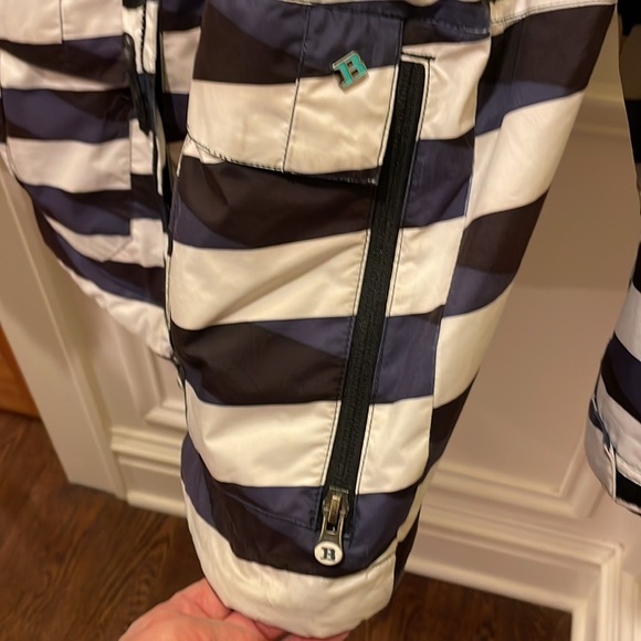Burton Snowboarding Jacket - Picture 6 of 9